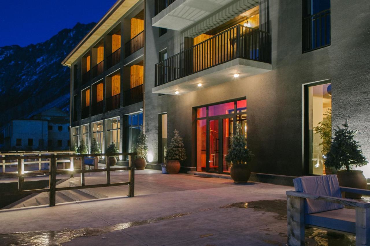 Intourist Kazbegi Hotel Exterior foto