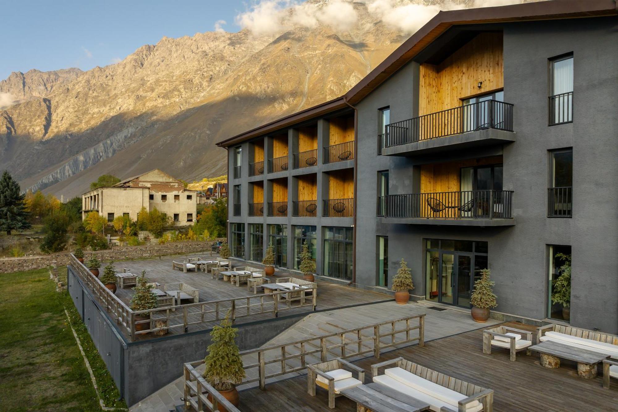Intourist Kazbegi Hotel Exterior foto