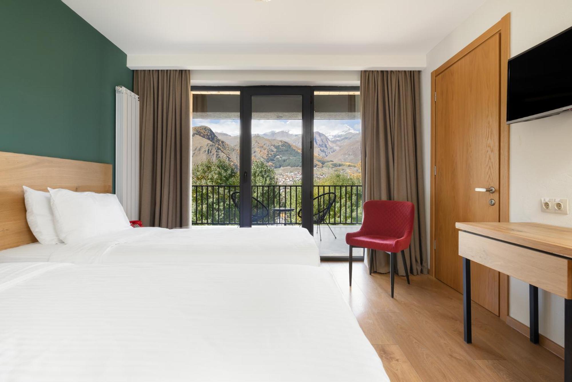 Intourist Kazbegi Hotel Exterior foto