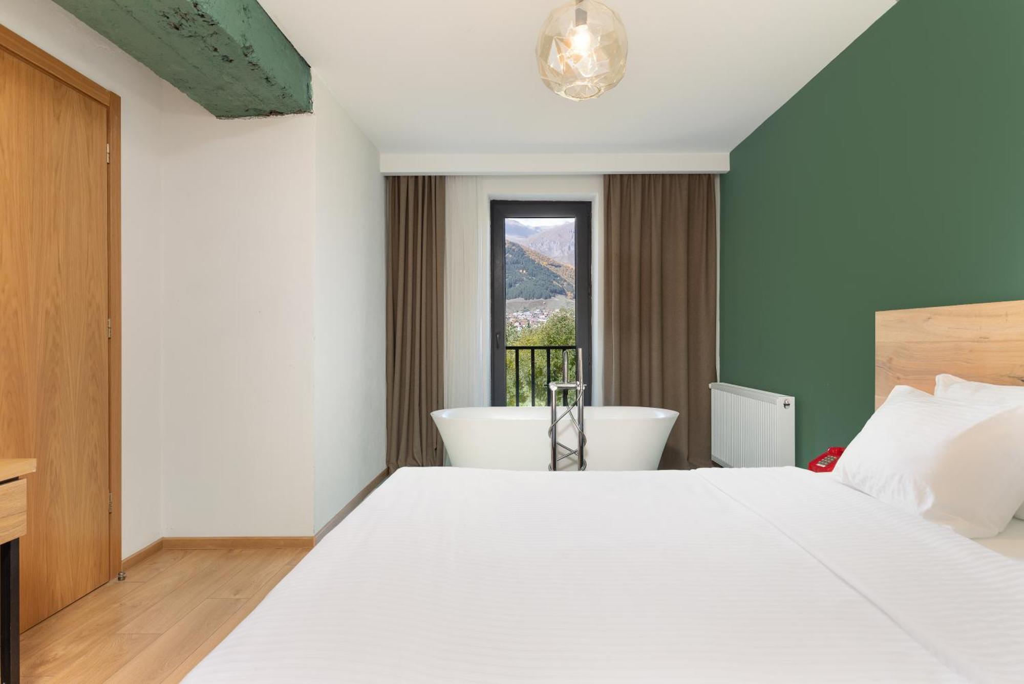 Intourist Kazbegi Hotel Exterior foto